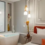 The Orange Haussmann Parijs