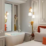The Orange Haussmann Parijs