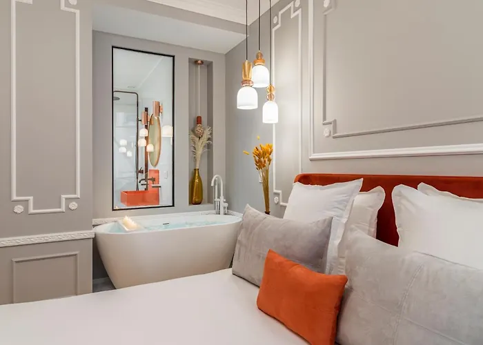 The Orange Haussmann פריז