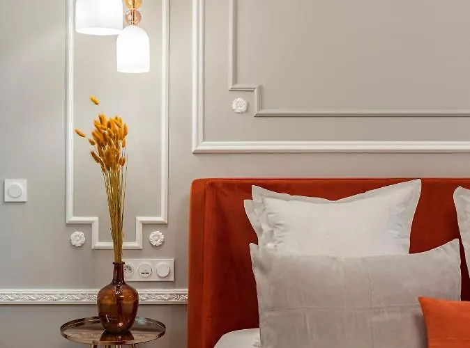 The Orange Haussmann